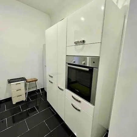 Apartament Modernes In Guter Lage In