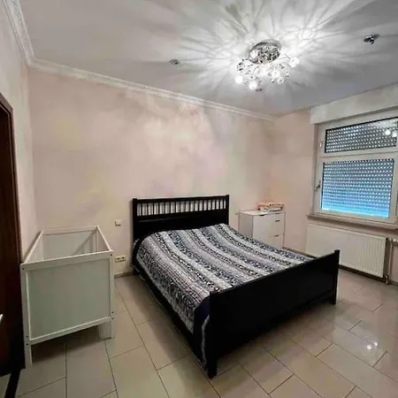 Modernes In Guter Lage In Apartament