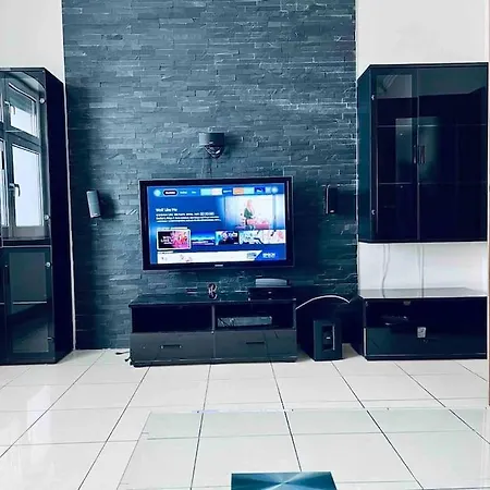 Modernes In Guter Lage In Apartament *